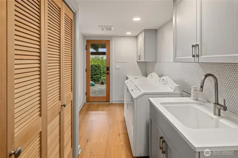 6759 41st Avenue SW Seattle WA 98136