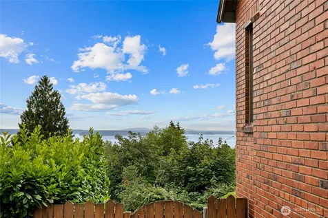 6759 41st Avenue SW Seattle WA 98136