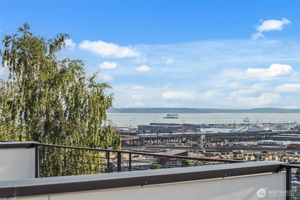 2043 13th Avenue W Seattle WA 98119