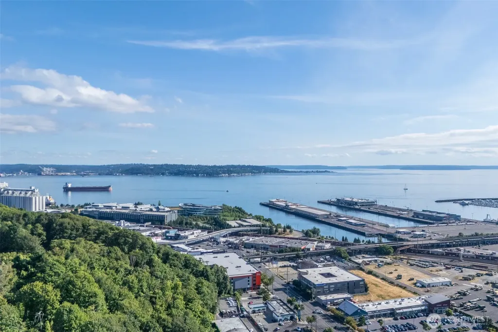 2043 13th Avenue W Seattle WA 98119