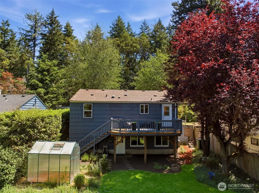 15839 15th Avenue NE Shoreline WA 98155