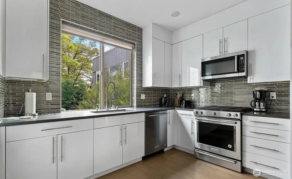 210 20th Avenue S Seattle WA 98144