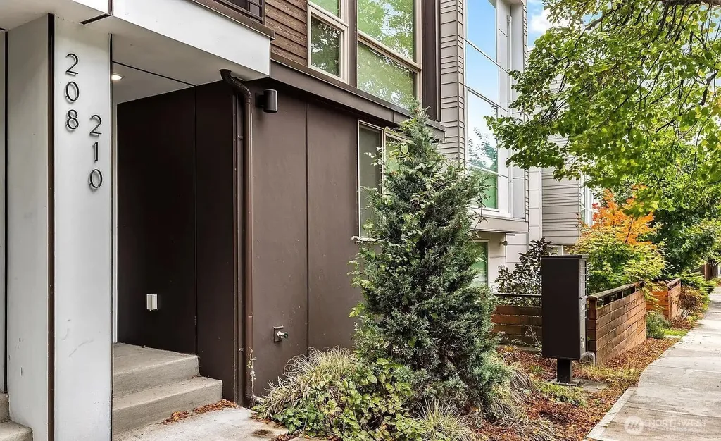 210 20th Avenue S Seattle WA 98144