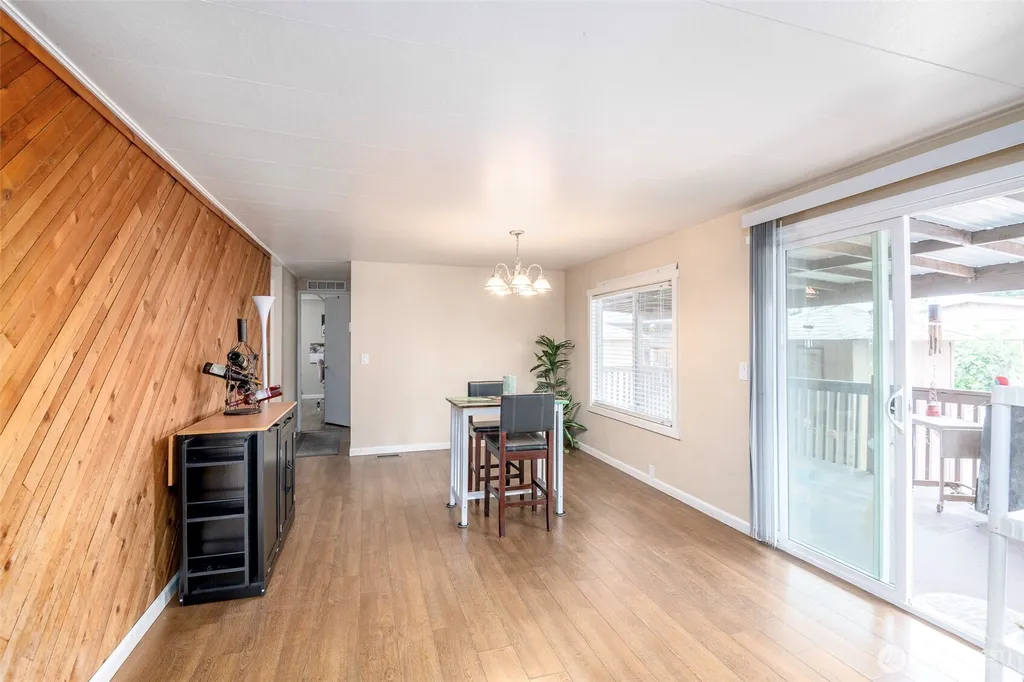 210 37th Street SE Auburn WA 98002