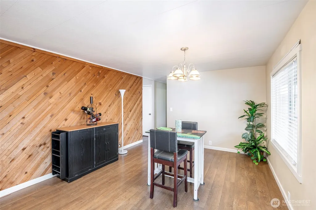 210 37th Street SE Auburn WA 98002