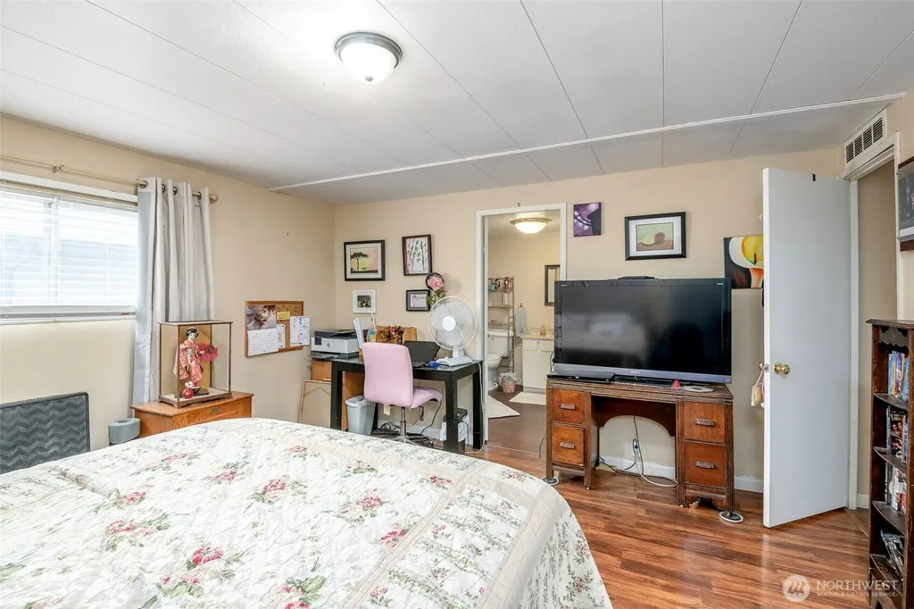 210 37th Street SE Auburn WA 98002