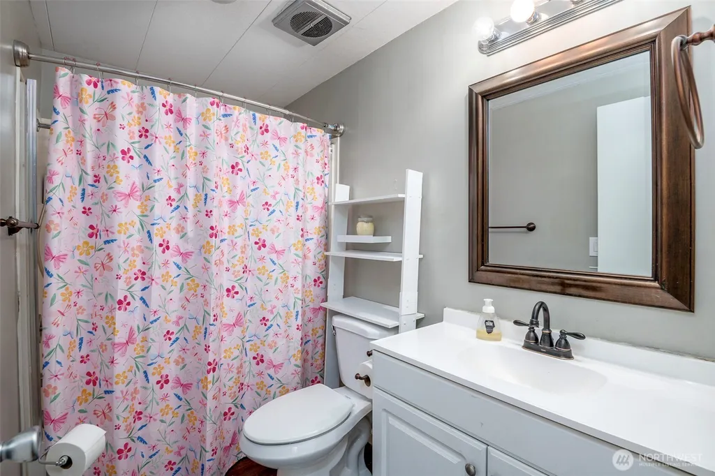 210 37th Street SE Auburn WA 98002