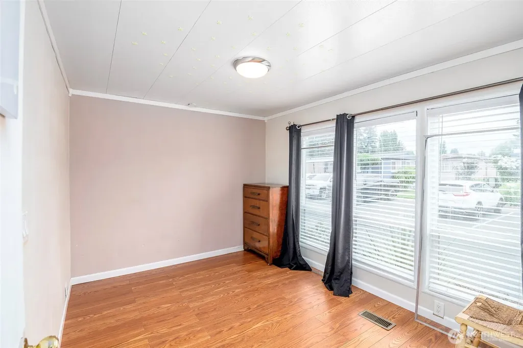 210 37th Street SE Auburn WA 98002