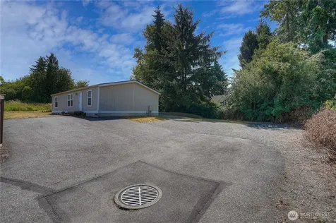 1402 103rd Street E Tacoma WA 98445
