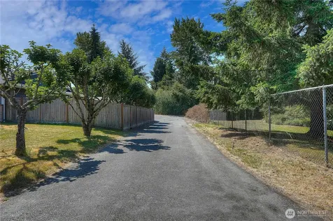 1402 103rd Street E Tacoma WA 98445