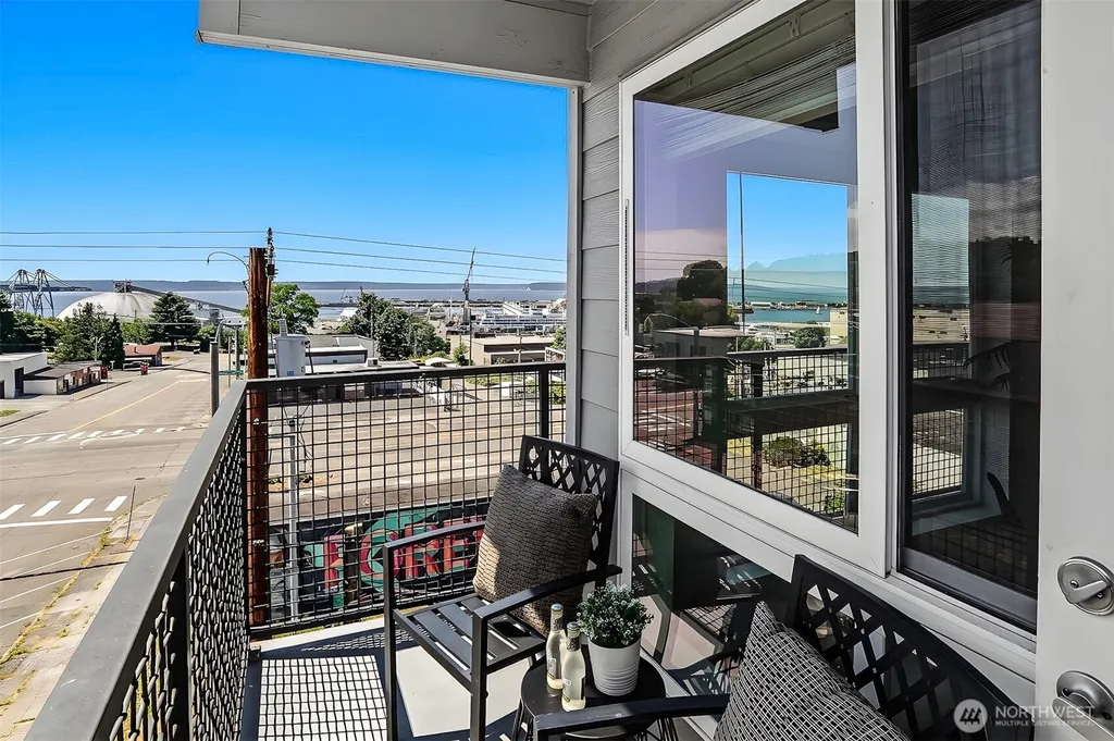2824 Grand Avenue Everett WA 98201