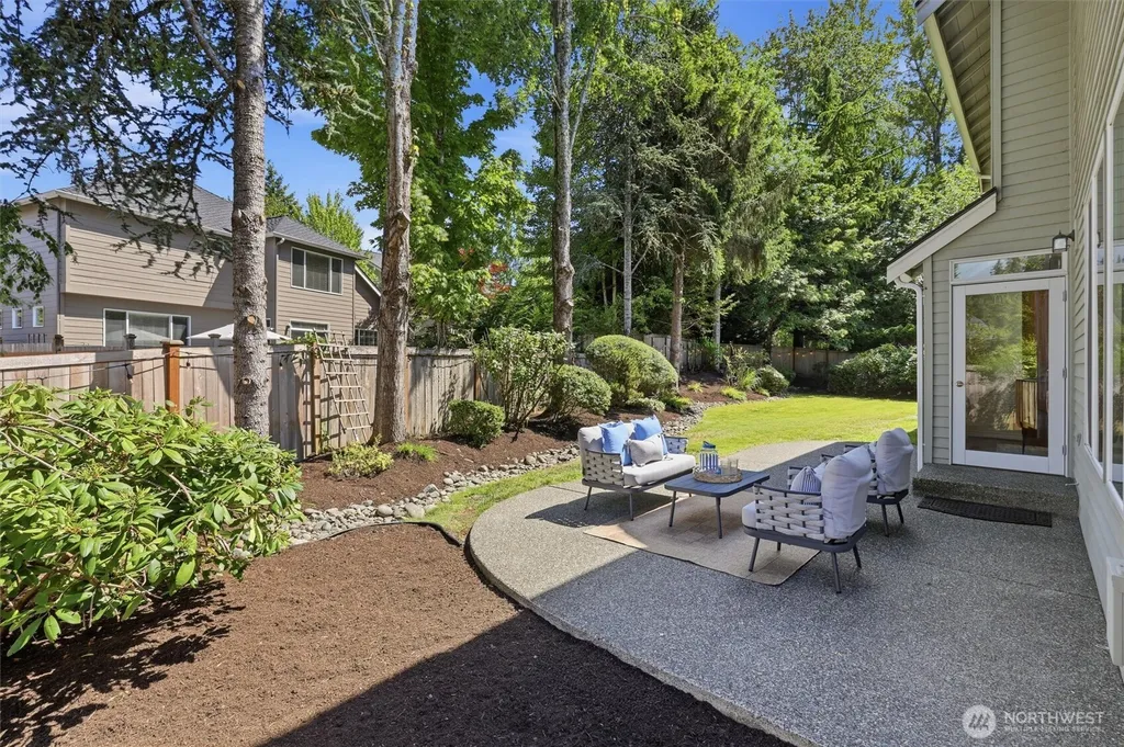 1006 270th Court SE Sammamish WA 98075
