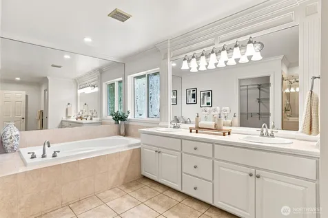 1006 270th Court SE Sammamish WA 98075