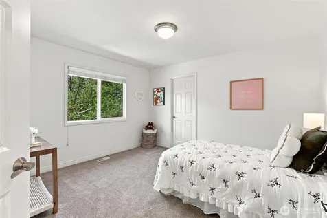 1006 270th Court SE Sammamish WA 98075