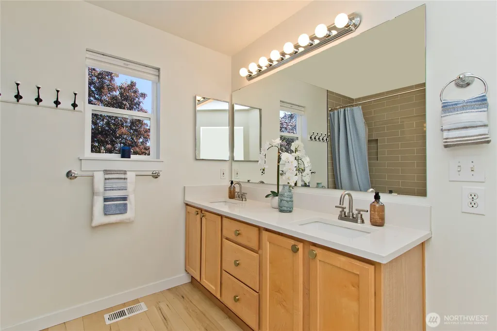 34702 SE Kinsey Street Snoqualmie WA 98065