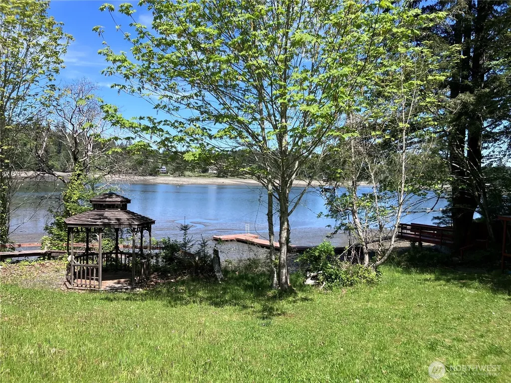 4293 E Pickering Road Shelton WA 98584
