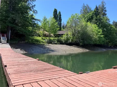 4293 E Pickering Road Shelton WA 98584