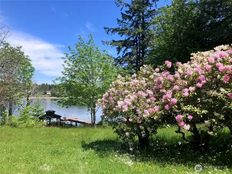 4293 E Pickering Road Shelton WA 98584