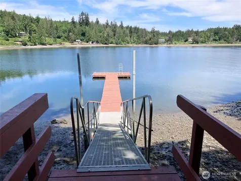 4293 E Pickering Road Shelton WA 98584