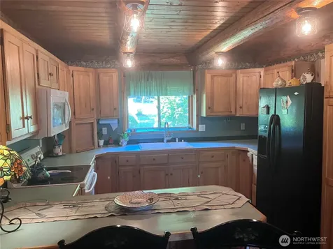 4293 E Pickering Road Shelton WA 98584