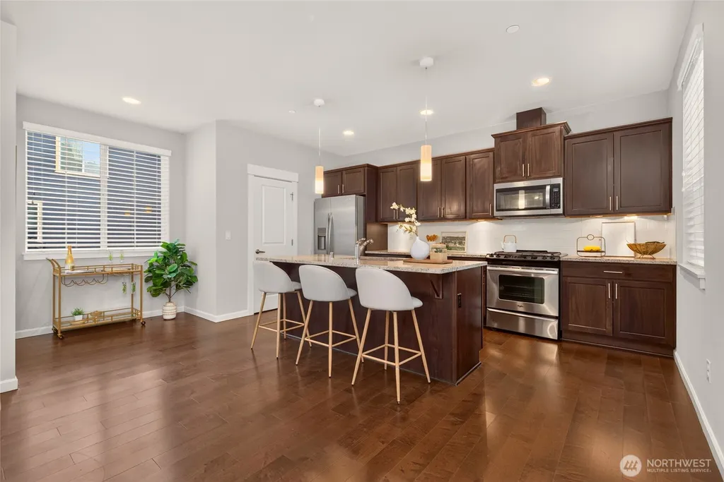 868 3rd Avenue NE Issaquah WA 98029