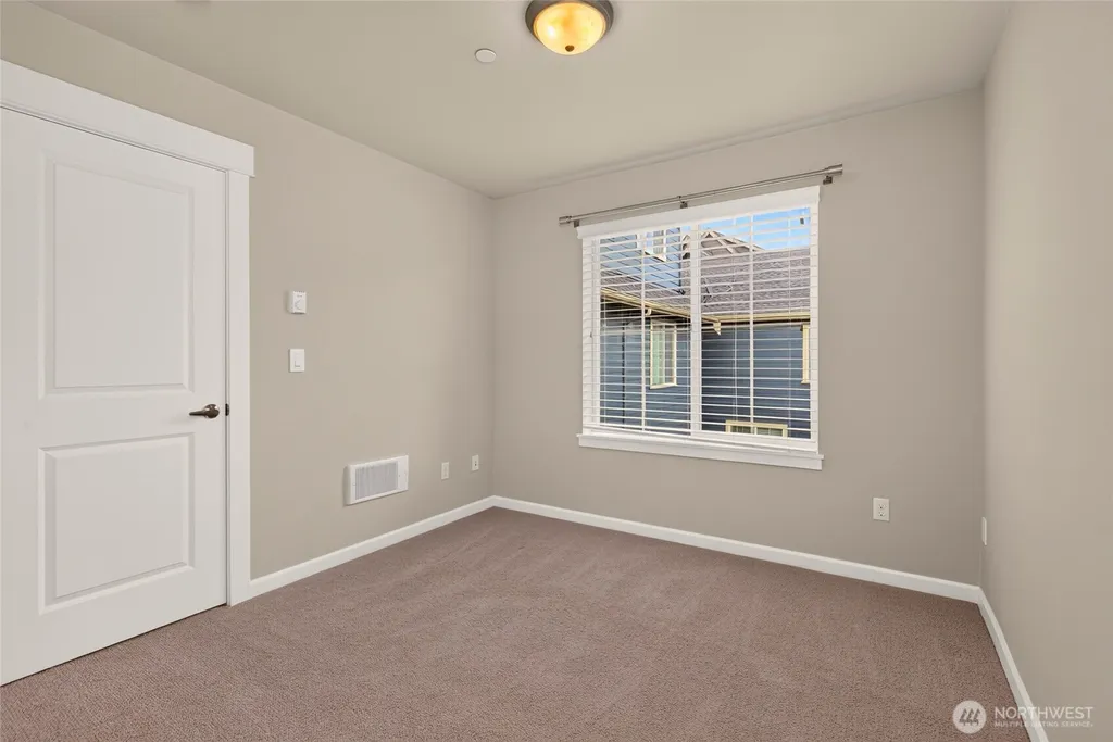 868 3rd Avenue NE Issaquah WA 98029