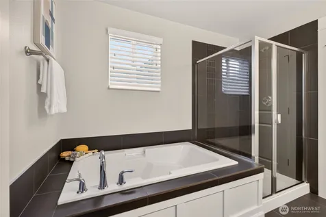 868 3rd Avenue NE Issaquah WA 98029