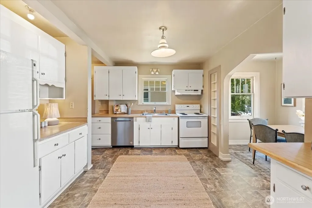 228 4th Avenue N Edmonds WA 98020