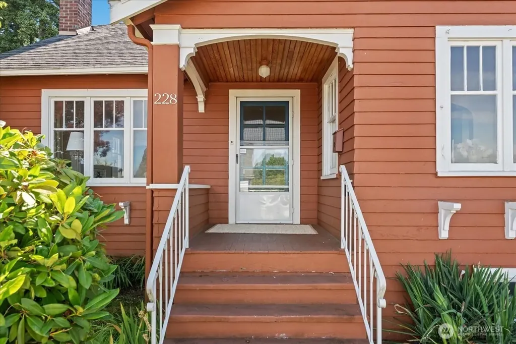 228 4th Avenue N Edmonds WA 98020