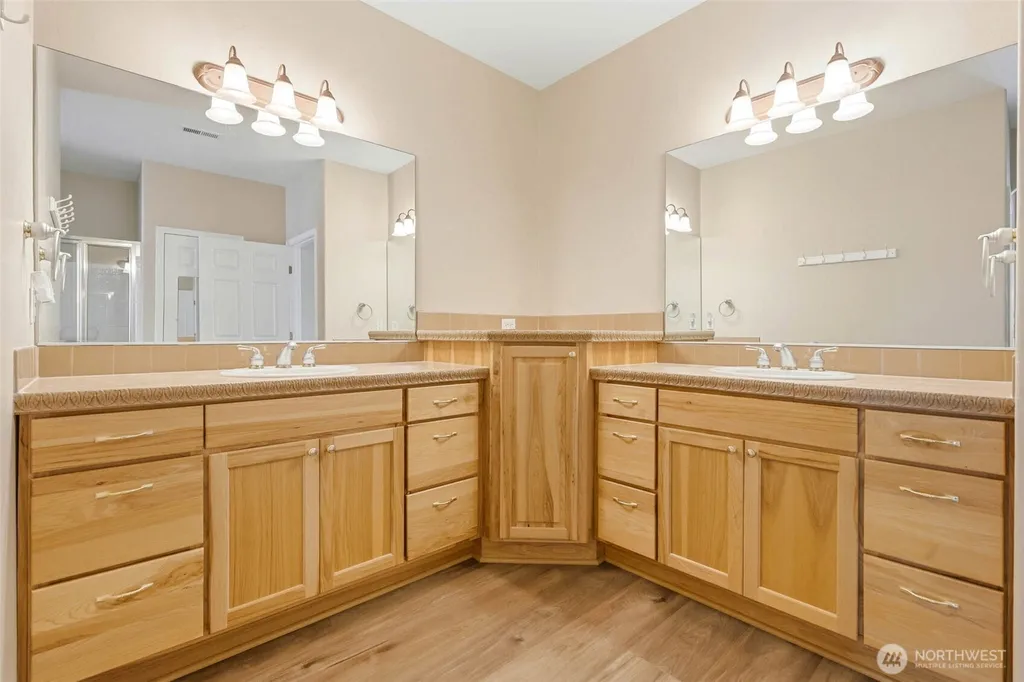 4004 Desert Plateau Pasco WA 99301