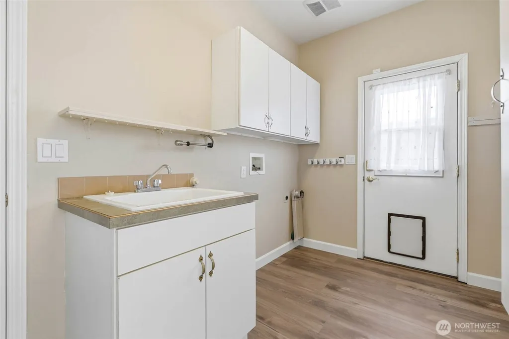 4004 Desert Plateau Pasco WA 99301