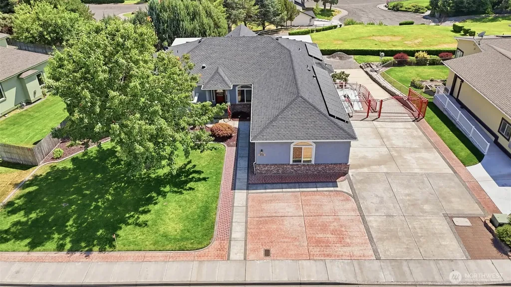 4004 Desert Plateau Pasco WA 99301