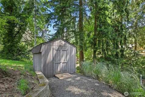 2719 36th Street SE Puyallup WA 98374
