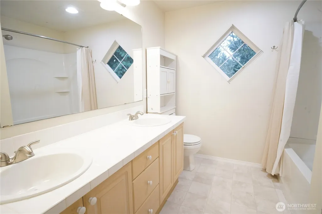 12427 4th Avenue W Everett WA 98204
