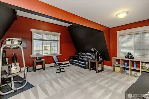 1829 SE 8th Place Renton WA 98057