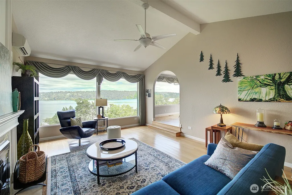 14820 39th Avenue NE Lake Forest Park WA 98155