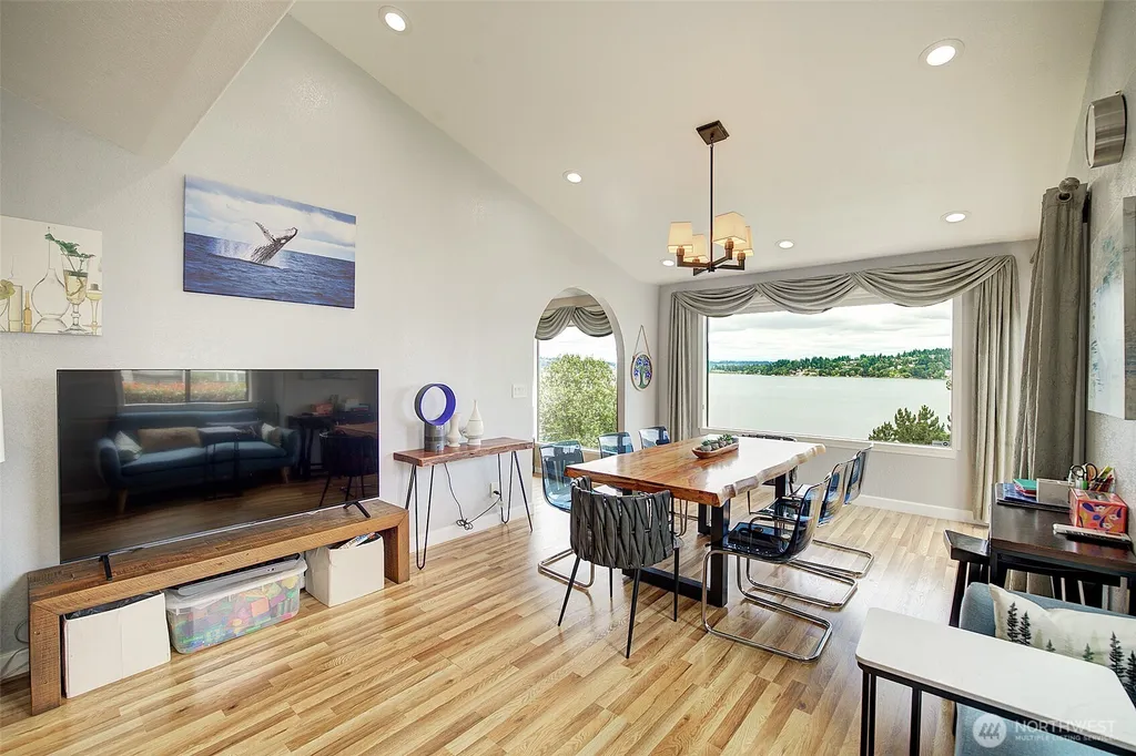 14820 39th Avenue NE Lake Forest Park WA 98155