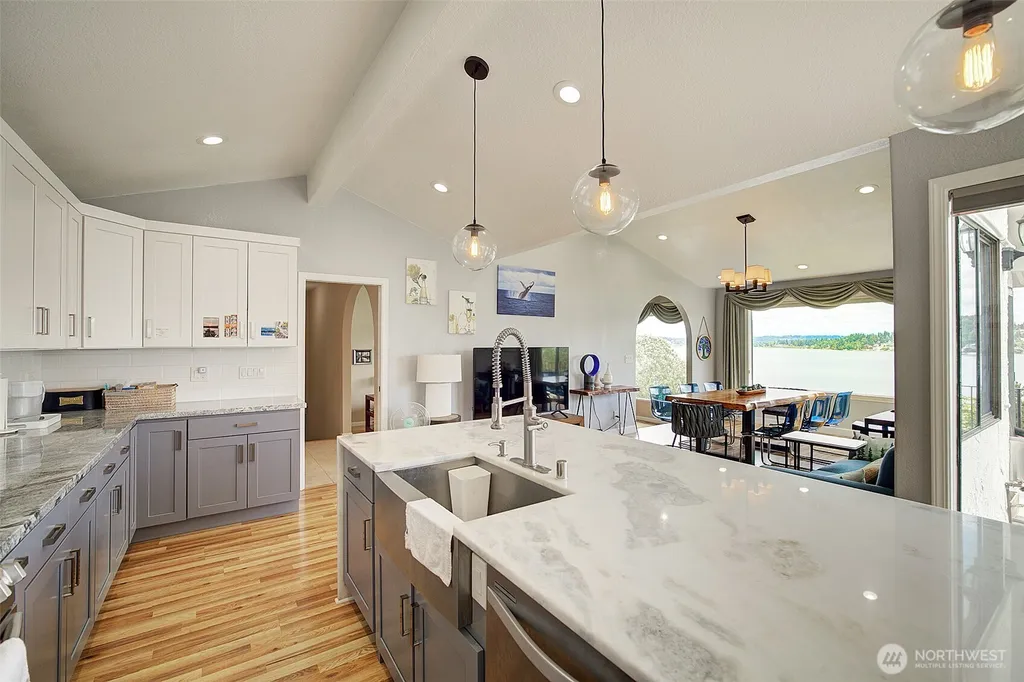 14820 39th Avenue NE Lake Forest Park WA 98155