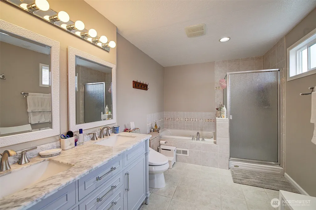 14820 39th Avenue NE Lake Forest Park WA 98155