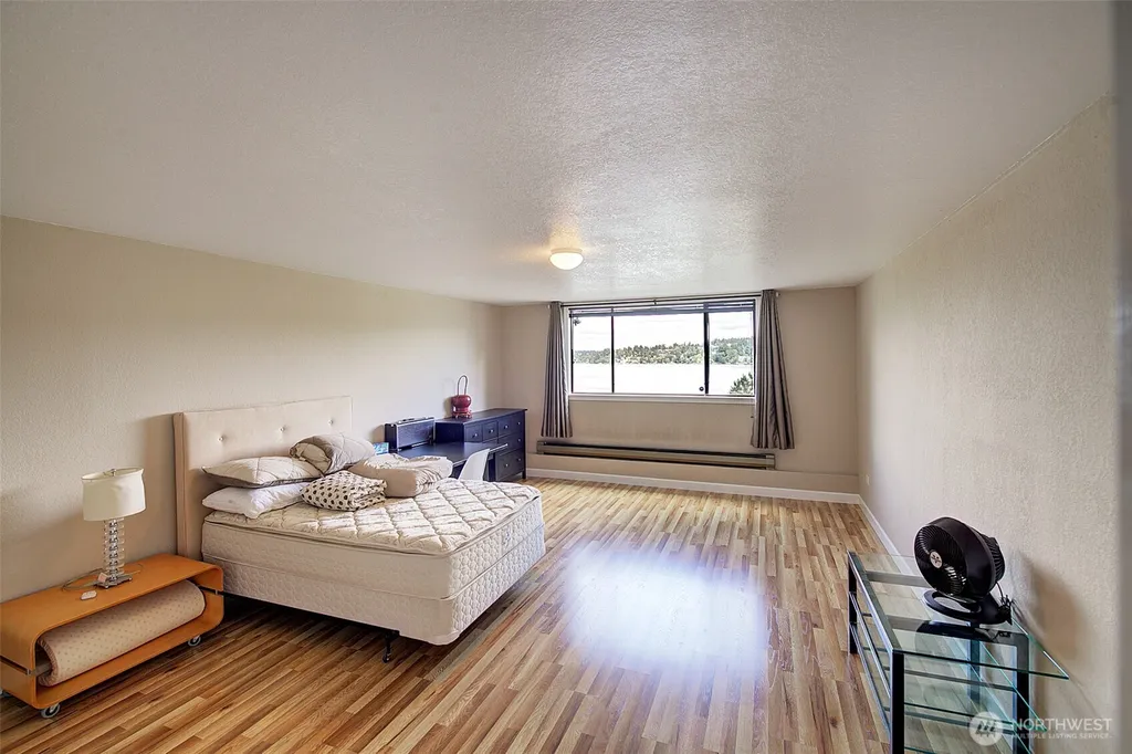 14820 39th Avenue NE Lake Forest Park WA 98155