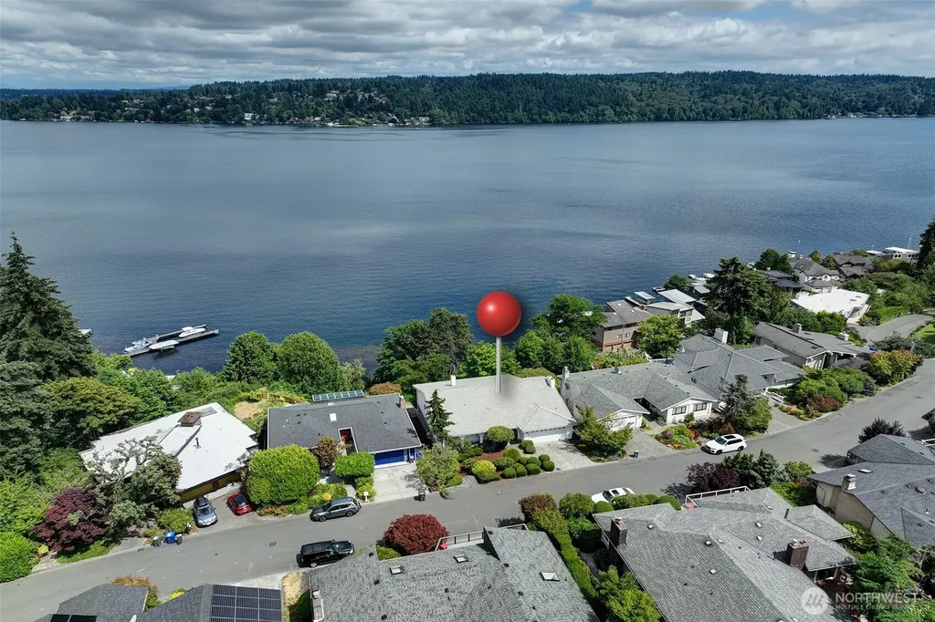 14820 39th Avenue NE Lake Forest Park WA 98155