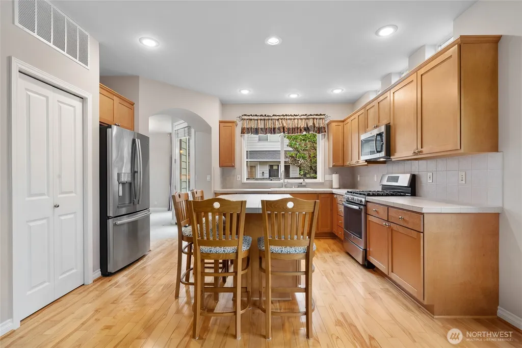 18849 NE 62nd Way Redmond WA 98052