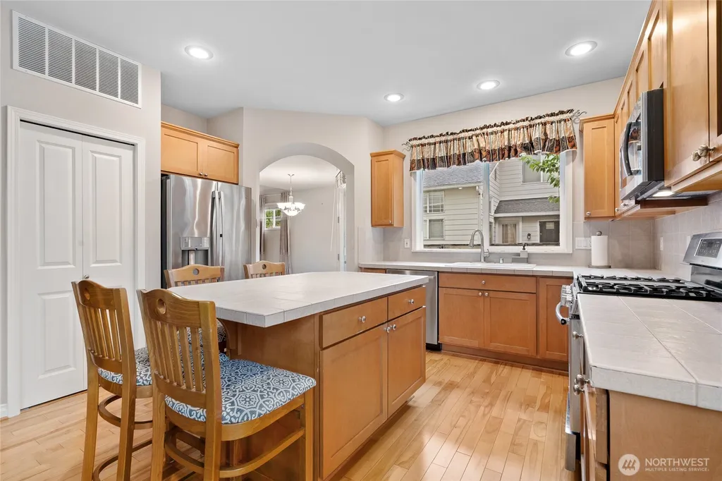 18849 NE 62nd Way Redmond WA 98052
