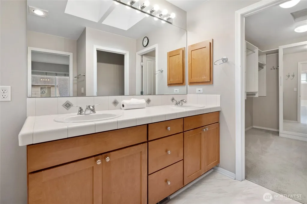 18849 NE 62nd Way Redmond WA 98052