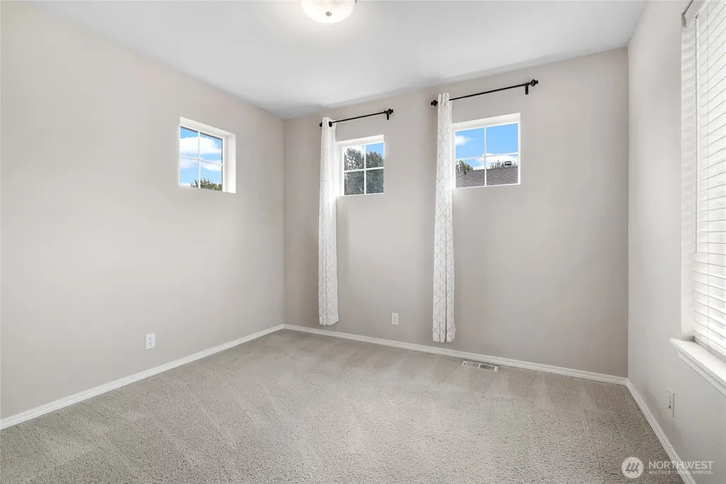 18849 NE 62nd Way Redmond WA 98052