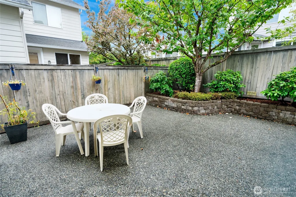 18849 NE 62nd Way Redmond WA 98052