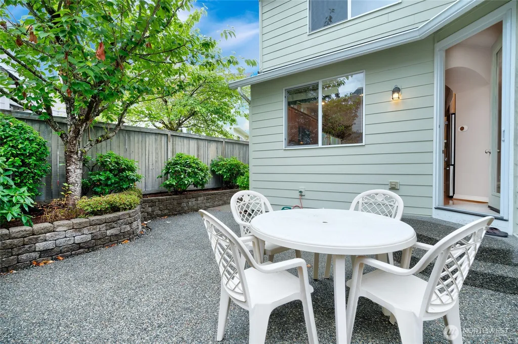 18849 NE 62nd Way Redmond WA 98052