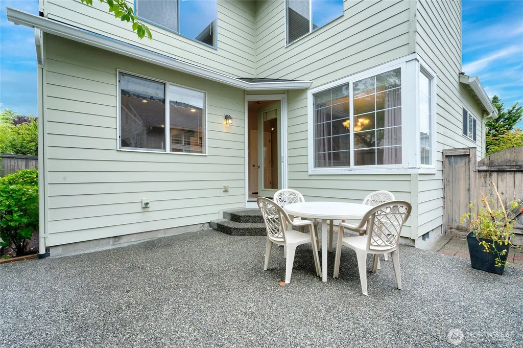 18849 NE 62nd Way Redmond WA 98052