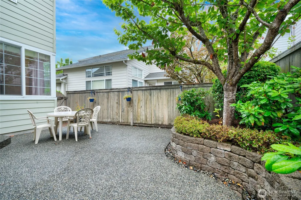 18849 NE 62nd Way Redmond WA 98052