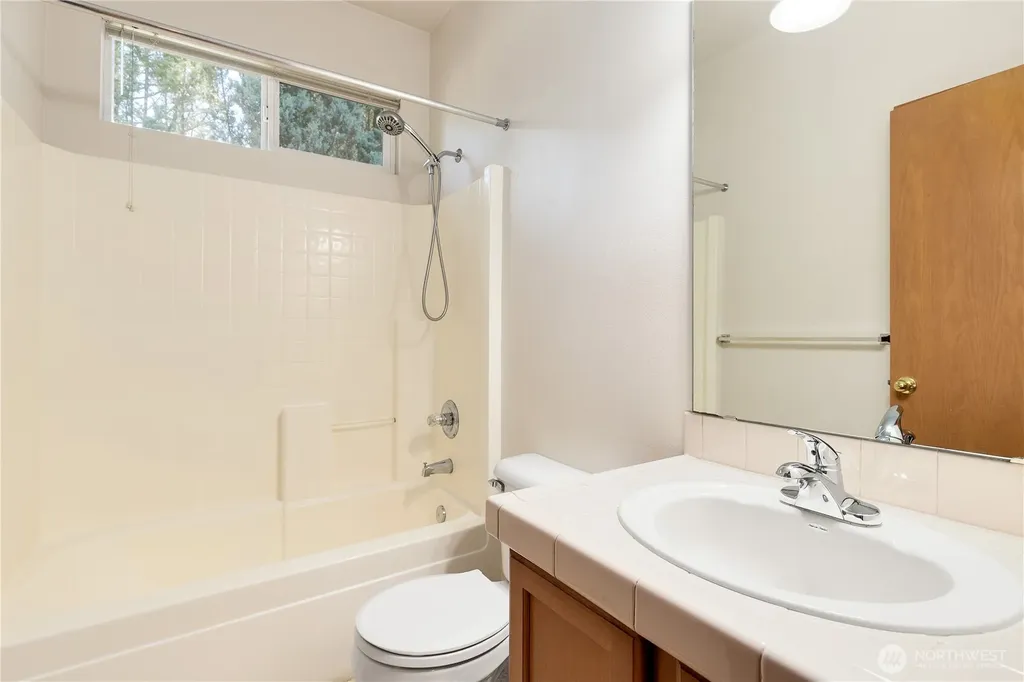 6013 NE 4th Place Renton WA 98059